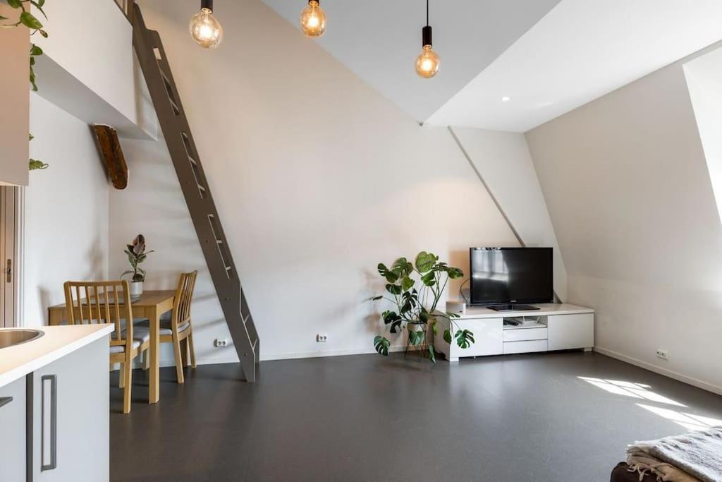 Apartamento 1-Roms Toppleilighet Pa Tangen/Bystranda Kristiansand Exterior foto